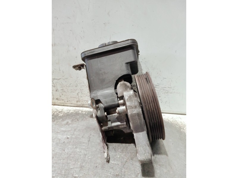 Recambio de bomba direccion para bmw serie 5 berlina (e60) 530d referencia OEM IAM 67609560100 7693974101 