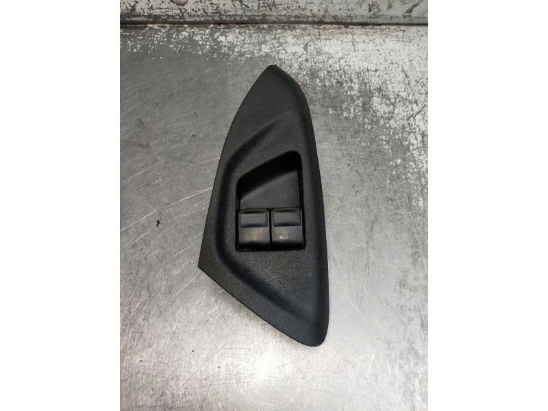 Recambio de mando elevalunas delantero derecho para toyota aygo referencia OEM IAM CZ1140G57A R193114 5P