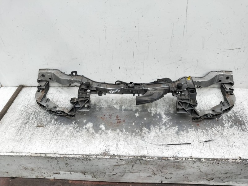 Recambio de panel frontal para ford focus turn. referencia OEM IAM 1083806S02  