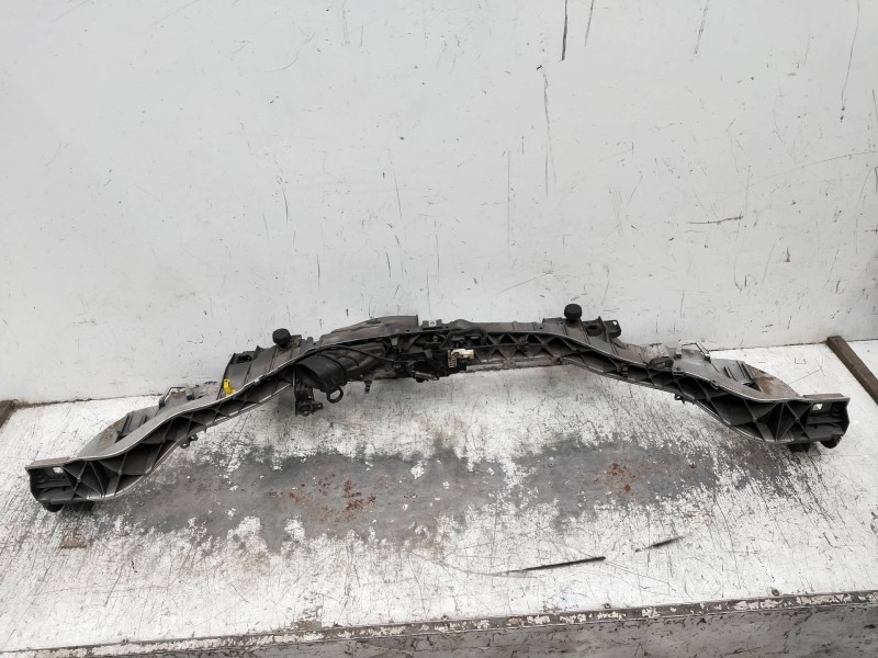 Recambio de panel frontal para ford focus turn. referencia OEM IAM 1083806S02  