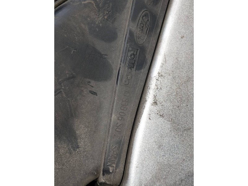 Recambio de panel frontal para ford focus turn. referencia OEM IAM 1083806S02  