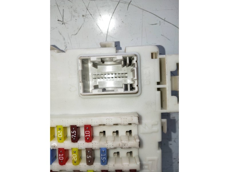 Recambio de caja reles / fusibles para ford focus turn. referencia OEM IAM 30S58KD13F06  