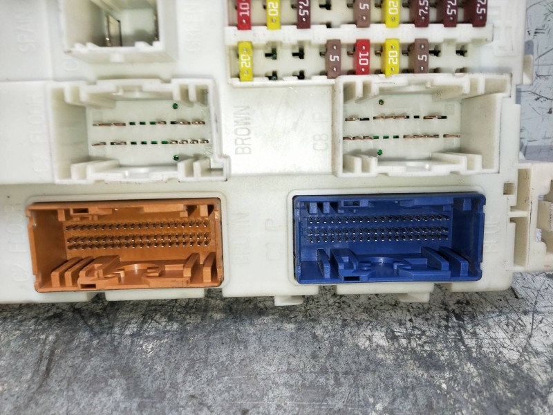 Recambio de caja reles / fusibles para ford focus turn. referencia OEM IAM 30S58KD13F06  