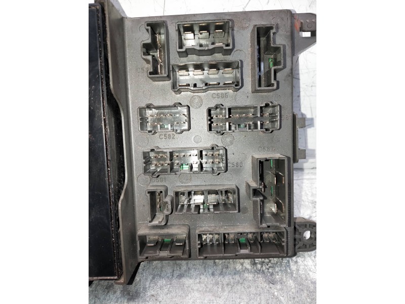 Recambio de caja reles / fusibles para land rover freelander referencia OEM IAM UWC500211 27VTCCU 53070143B
