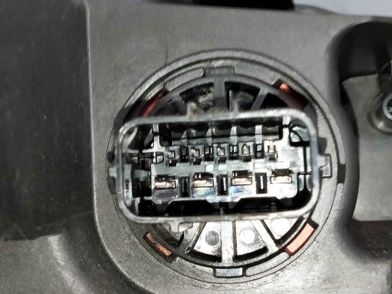 Recambio de faro izquierdo para land rover freelander referencia OEM IAM   