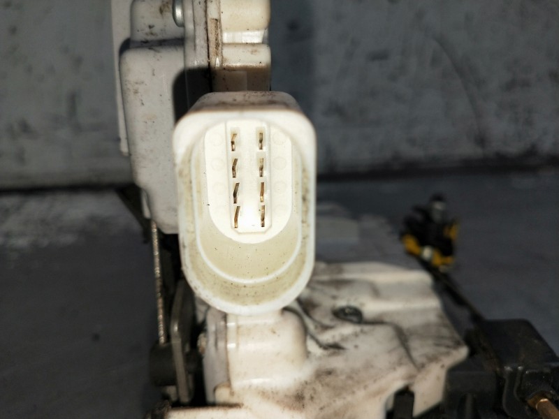 Recambio de motor cierre centralizado trasero izquierdo para seat leon (1p1) referencia OEM IAM 3397020918  5P