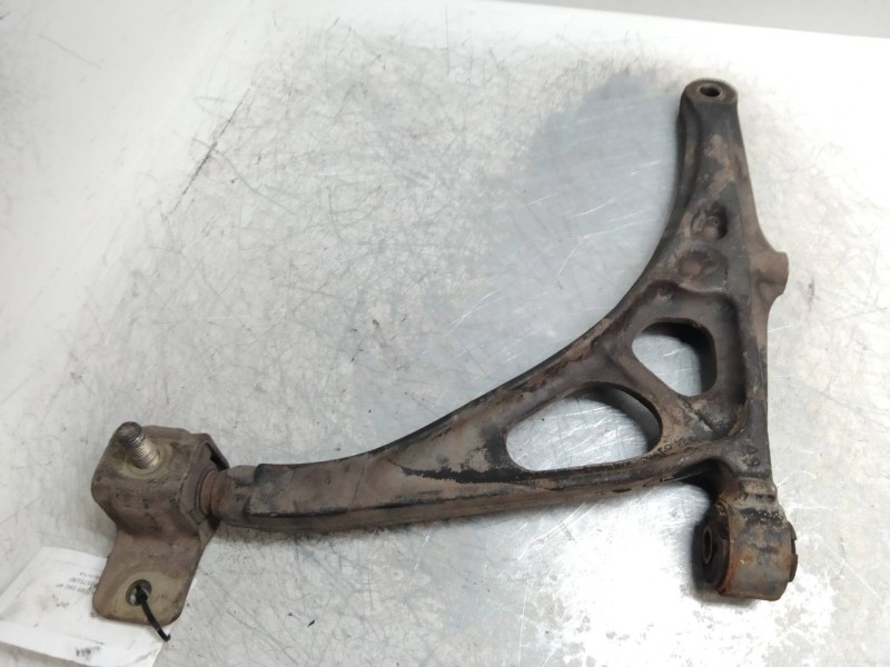Recambio de brazo suspension inferior delantero derecho para peugeot 405 berlina style referencia OEM IAM   