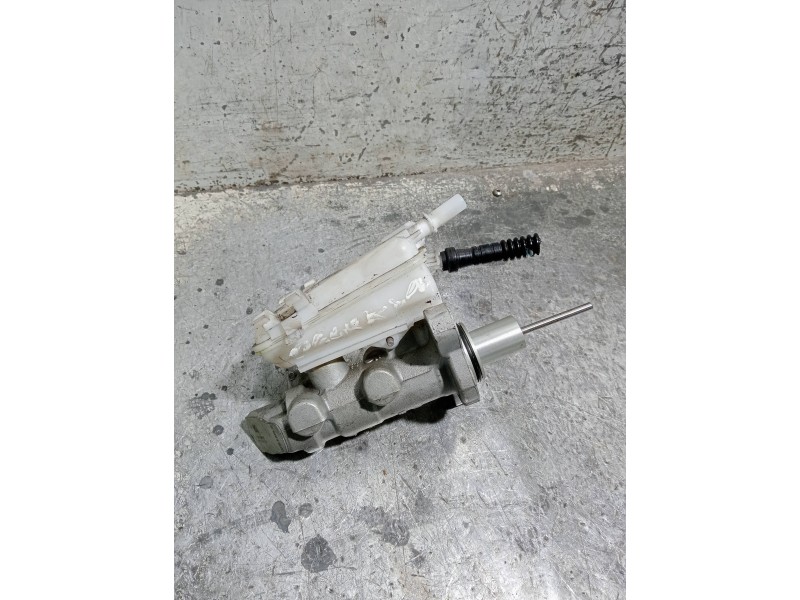 Recambio de bomba freno para renault zoe referencia OEM IAM 0204720867  