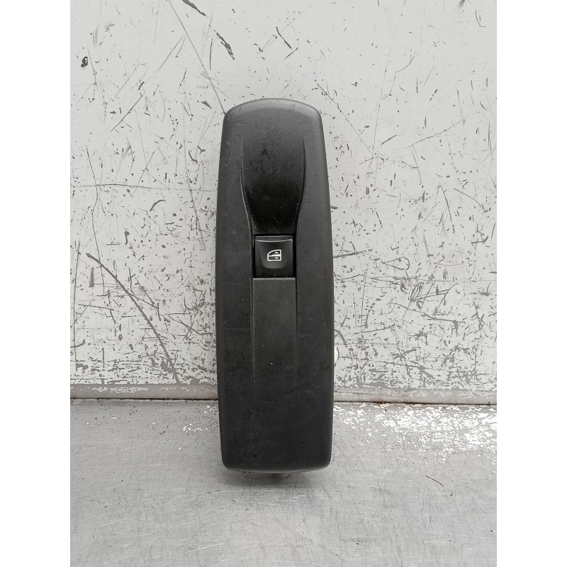 Recambio de mando elevalunas delantero derecho para renault laguna grandtour iii 2.0 dci referencia OEM IAM 809600004R  5P