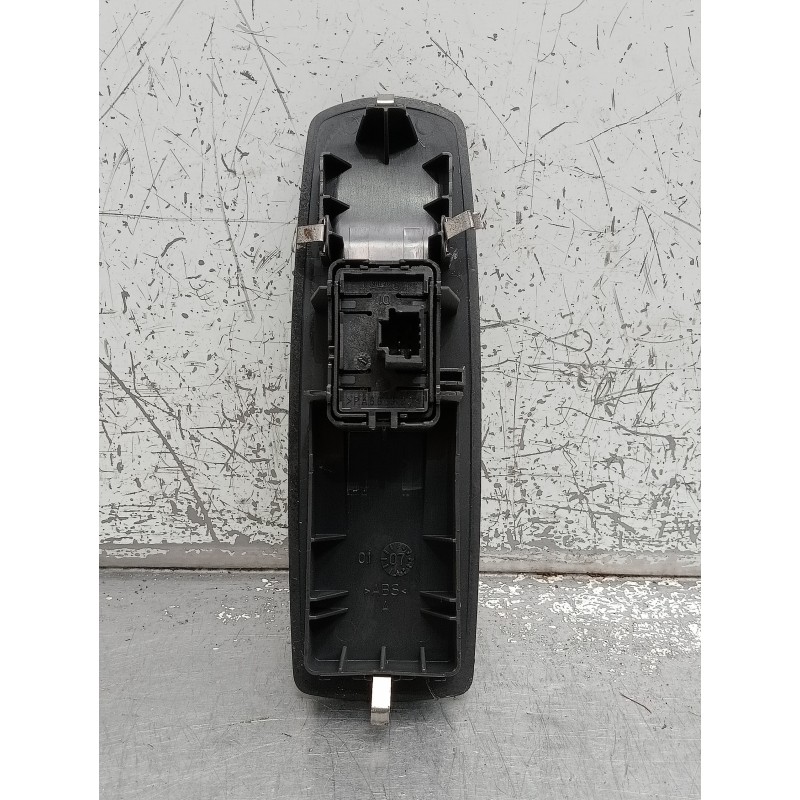 Recambio de mando elevalunas delantero derecho para renault laguna grandtour iii 2.0 dci referencia OEM IAM 809600004R  5P