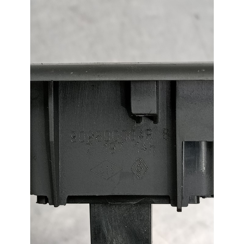 Recambio de mando elevalunas delantero derecho para renault laguna grandtour iii 2.0 dci referencia OEM IAM 809600004R  5P