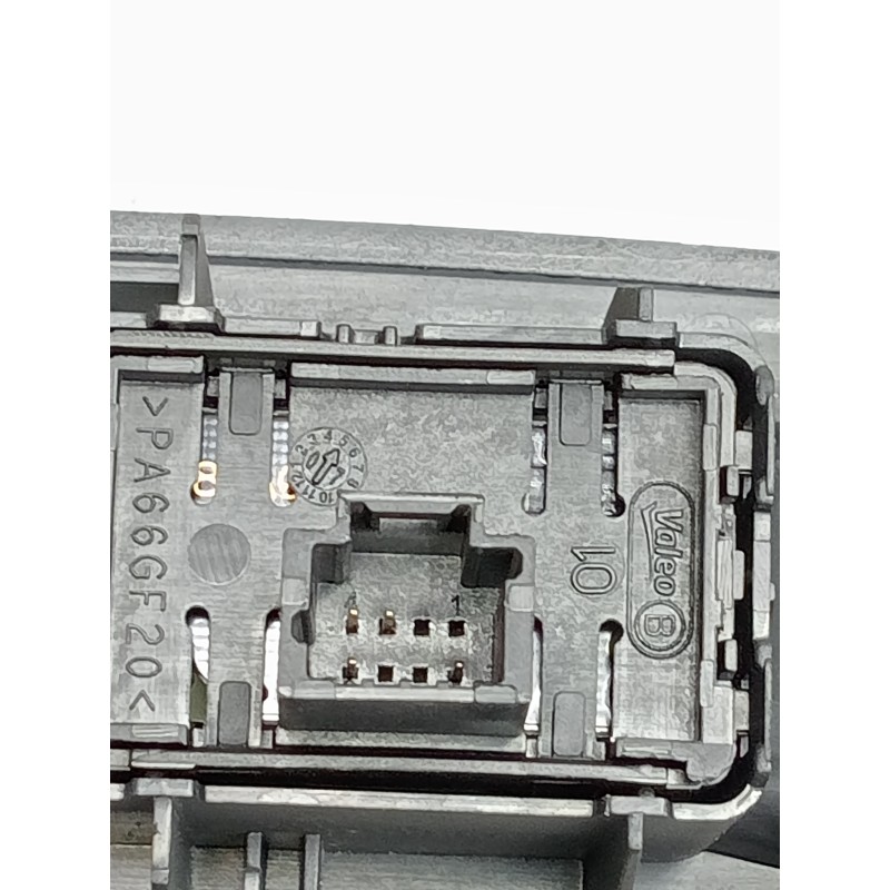 Recambio de mando elevalunas delantero derecho para renault laguna grandtour iii 2.0 dci referencia OEM IAM 809600004R  5P