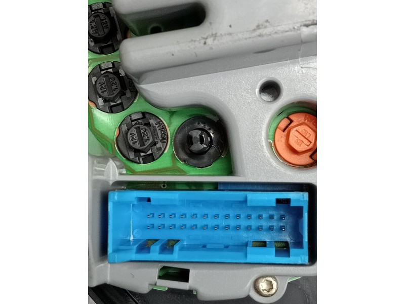Recambio de cuadro instrumentos para audi a4 berlina (b5) 1.9 tdi referencia OEM IAM 110008835001  