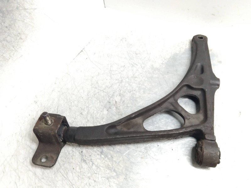 Recambio de brazo suspension inferior delantero derecho para peugeot 405 berlina referencia OEM IAM   