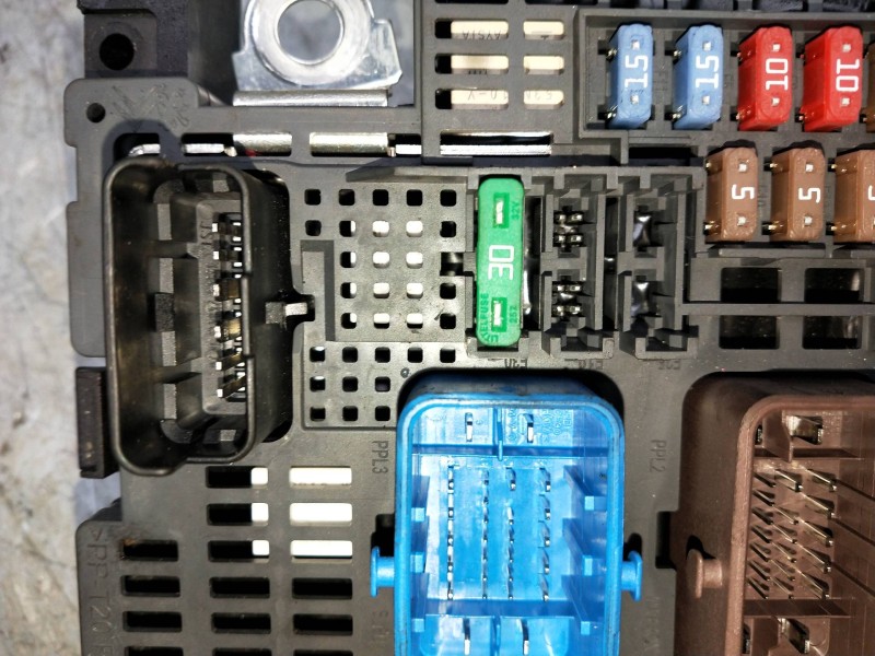 Recambio de caja reles / fusibles para citroen c4 picasso referencia OEM IAM   