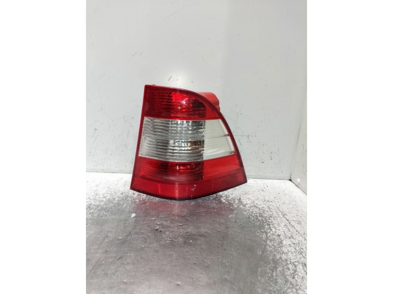 Recambio de piloto trasero derecho para mercedes clase m (w163) referencia OEM IAM A1638202064  