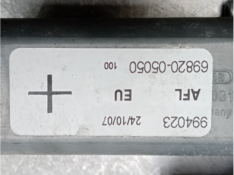 Recambio de elevalunas delantero izquierdo para toyota avensis berlina (t25) 2.0 d4-d executive berlina (5-ptas.) referencia OEM