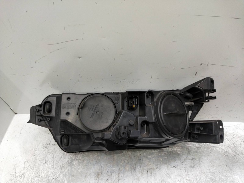 Recambio de faro izquierdo para citroen c4 picasso referencia OEM IAM 9675641880  