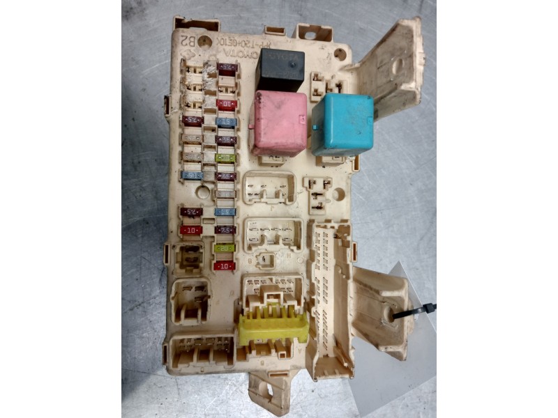 Recambio de caja reles / fusibles para toyota avensis berlina (t25) 2.0 d4-d executive berlina (5-ptas.) referencia OEM IAM 0709