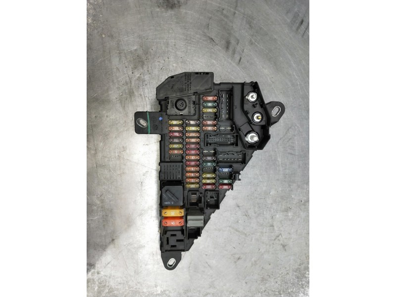 Recambio de caja reles / fusibles para bmw serie 5 berlina (e60) 530d referencia OEM IAM 690660105 6906603 