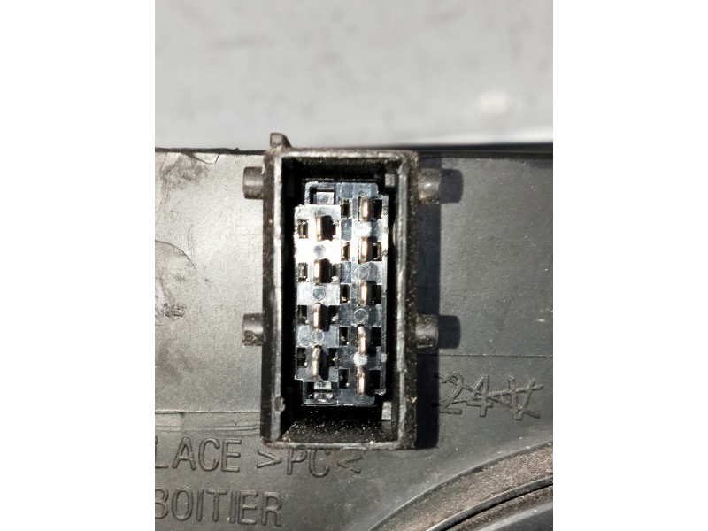 Recambio de faro derecho para peugeot 307 (s1) referencia OEM IAM 96416156806205Z3 89005639 