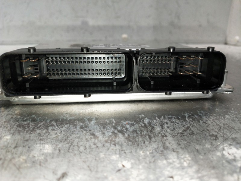 Recambio de centralita motor uce para audi a4 berlina (8e) referencia OEM IAM 0261207978 8E0909557H 