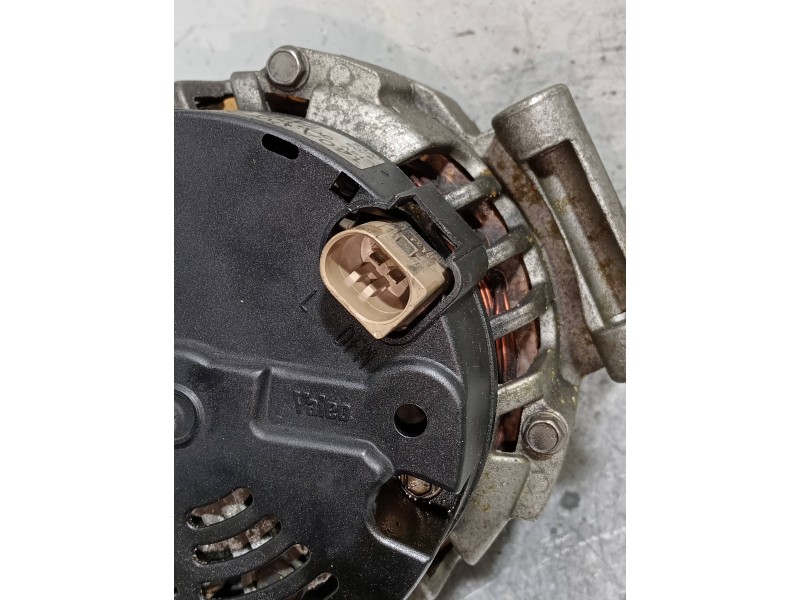 Recambio de alternador para audi a4 berlina (8e) referencia OEM IAM 06B903016AF  
