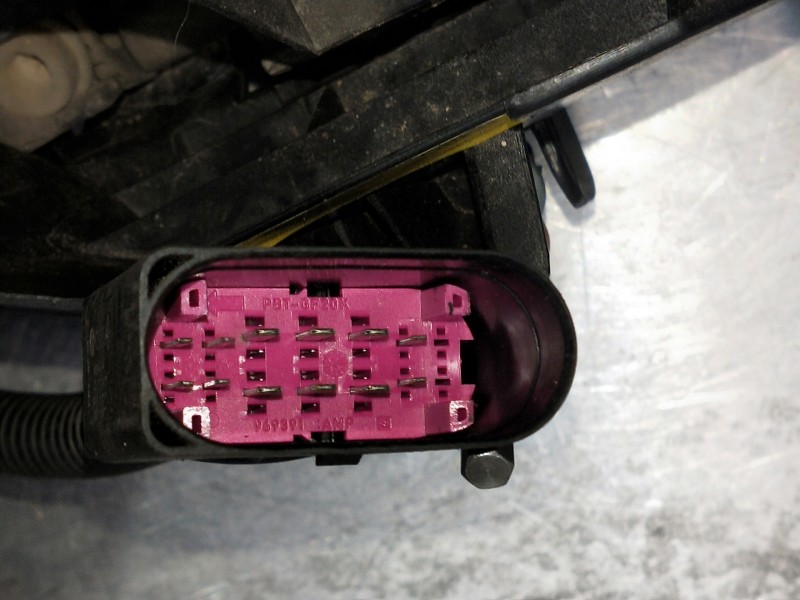 Recambio de faro izquierdo para volkswagen touareg (7la) referencia OEM IAM   