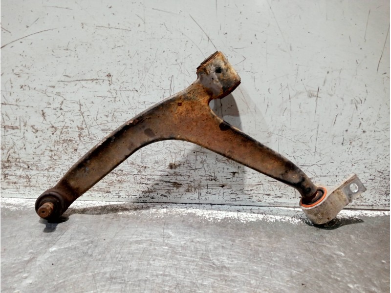 Recambio de brazo suspension inferior delantero izquierdo para citroen xsara picasso referencia OEM IAM   