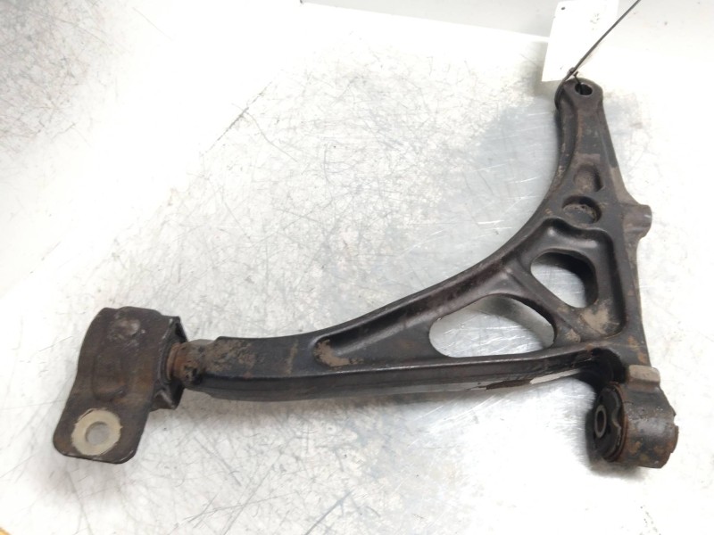 Recambio de brazo suspension inferior delantero izquierdo para peugeot 405 berlina 1.9 cat referencia OEM IAM    Recambio de brazo suspension inferior delantero izquierdo para peugeot 405 berlina 1.9 cat referencia OEM IAM
