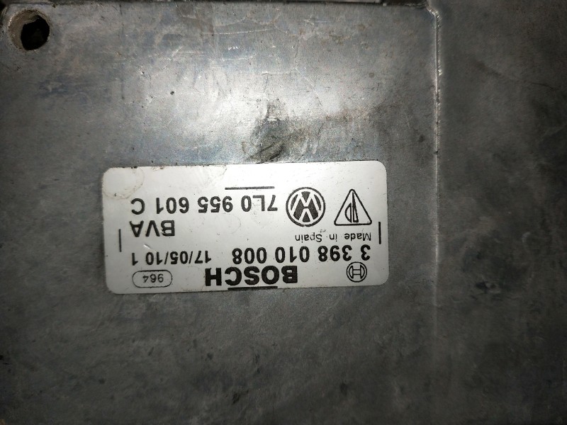 Recambio de motor limpia delantero para volkswagen touareg (7la) referencia OEM IAM 3398010008  
