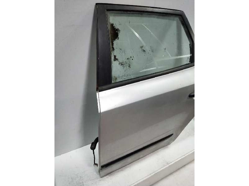 Recambio de puerta trasera izquierda para kia cee´d sporty wagon 1.6 cat referencia OEM IAM    Recambio de puerta trasera izquierda para kia cee´d sporty wagon 1.6 cat referencia OEM IAM