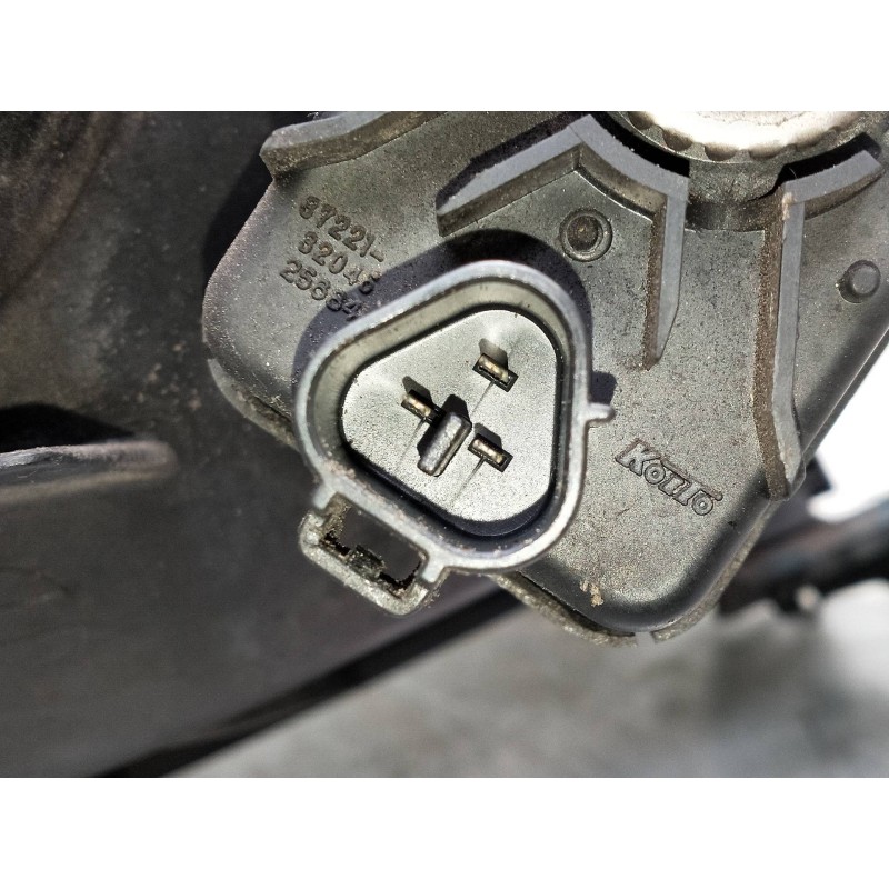 Recambio de faro izquierdo para toyota rav 4 (a2) referencia OEM IAM   PARA PULIRLO