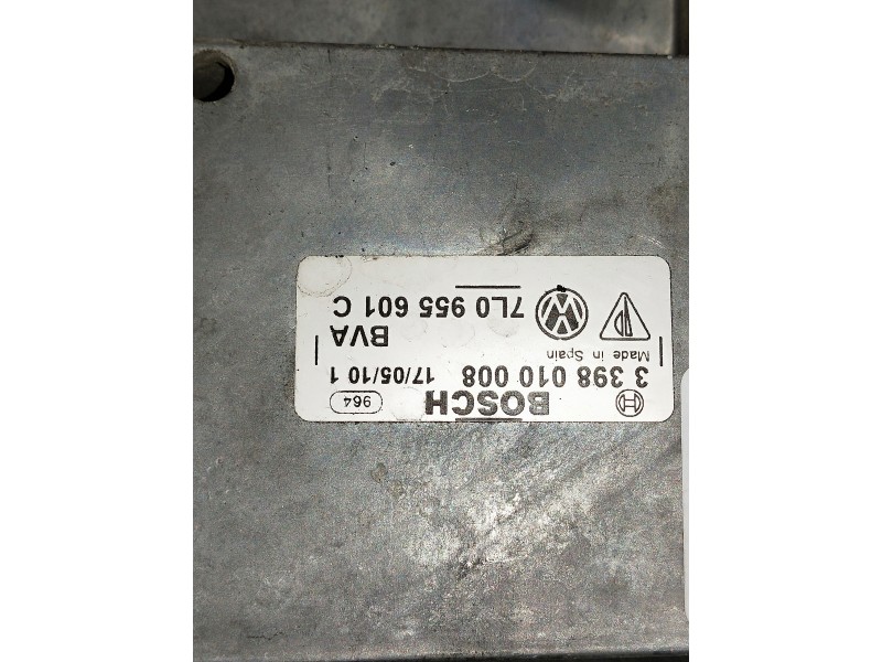 Recambio de refuerzo paragolpes delantero para volkswagen touareg (7la) referencia OEM IAM 3398010008  