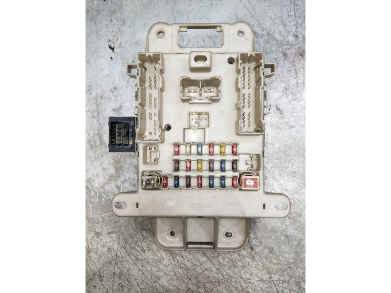 Recambio de caja reles / fusibles para toyota rav 4 (a2) referencia OEM IAM 8198050030 0665004650 