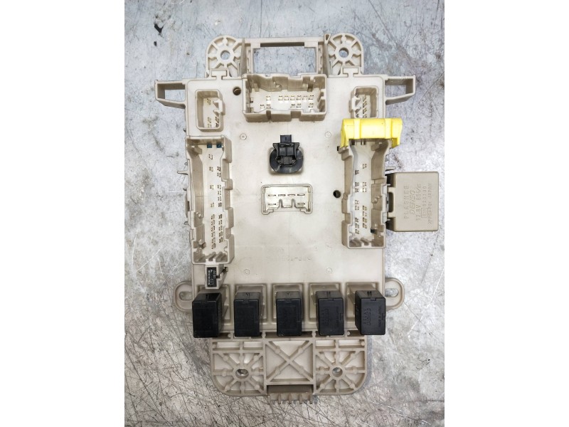 Recambio de caja reles / fusibles para toyota rav 4 (a2) referencia OEM IAM 8198050030 0665004650 