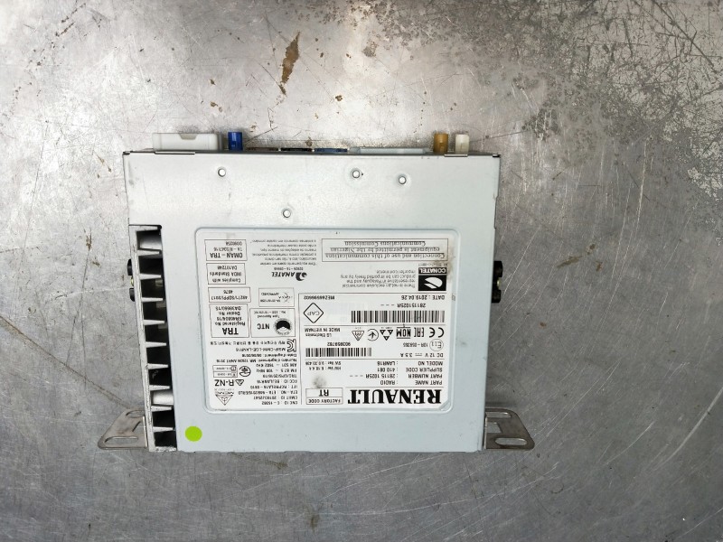 Recambio de sistema audio / radio cd para renault megane iv berlina 5p referencia OEM IAM 281151025R 410081 