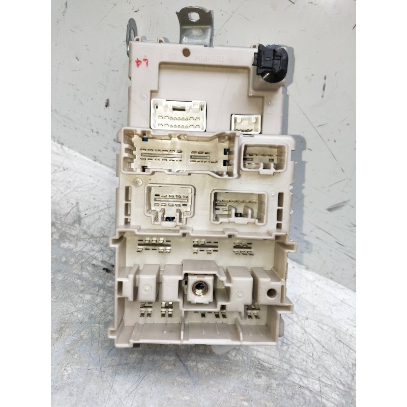 Recambio de caja reles / fusibles para toyota rav 4 (a2) referencia OEM IAM 0J160349 8273342080 