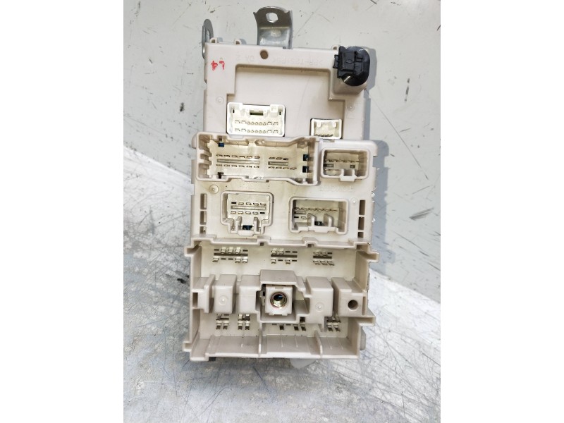 Recambio de caja reles / fusibles para toyota rav 4 (a2) referencia OEM IAM 0J160349 8273342080 