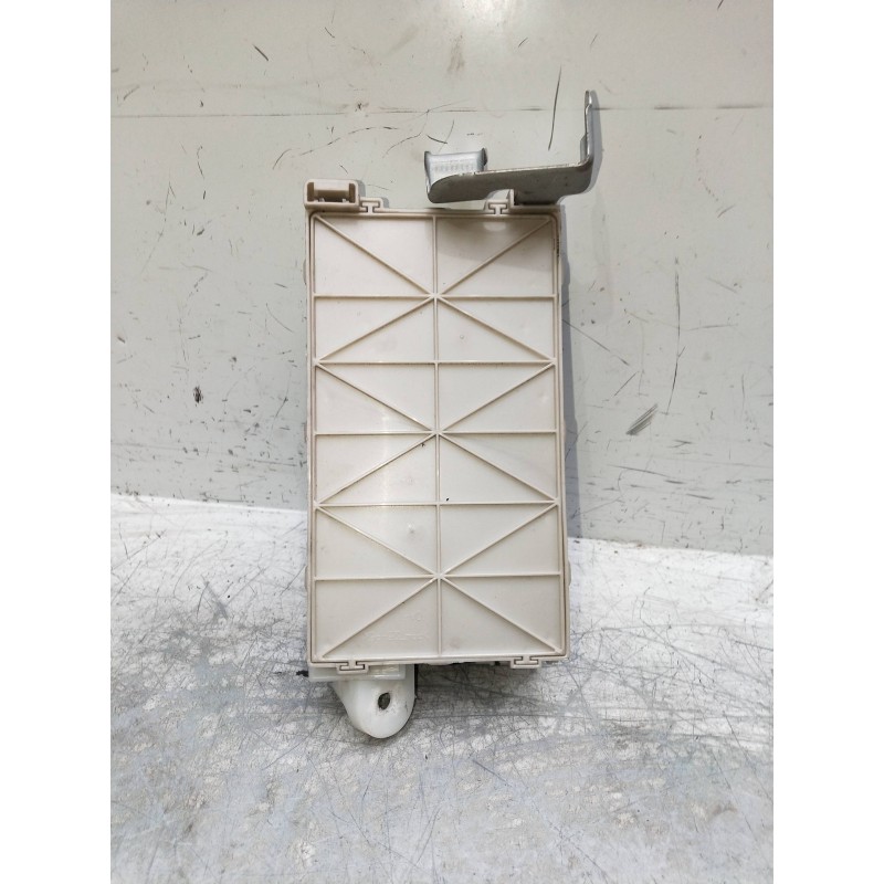 Recambio de caja reles / fusibles para toyota rav 4 (a2) referencia OEM IAM 0J160349 8273342080 