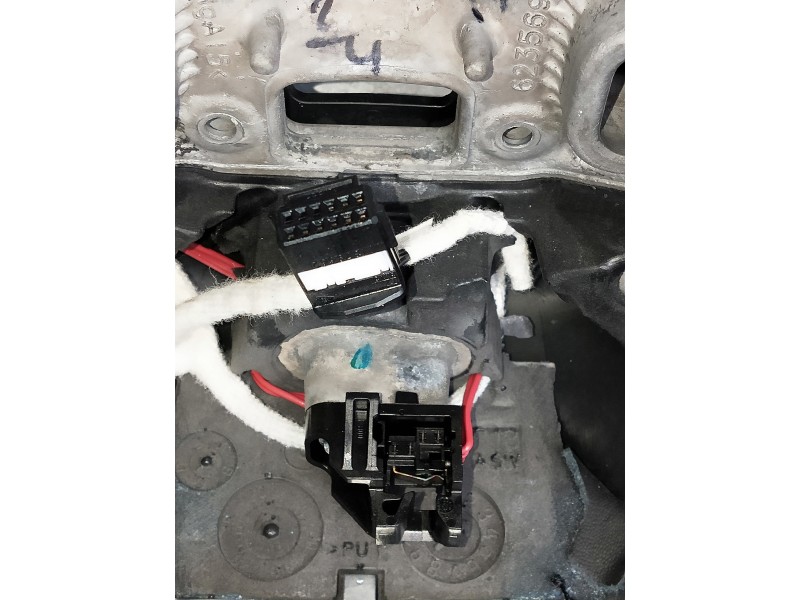 Recambio de volante para renault megane iv berlina 5p referencia OEM IAM 484005825R 1909210981.  628660900E 627454300A