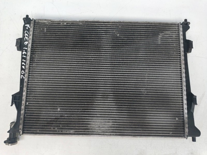 Recambio de radiador agua para kia cee´d sporty wagon 1.6 cat referencia OEM IAM 253101H000   Recambio de radiador agua para kia cee´d sporty wagon 1.6 cat referencia OEM IAM 253101H000