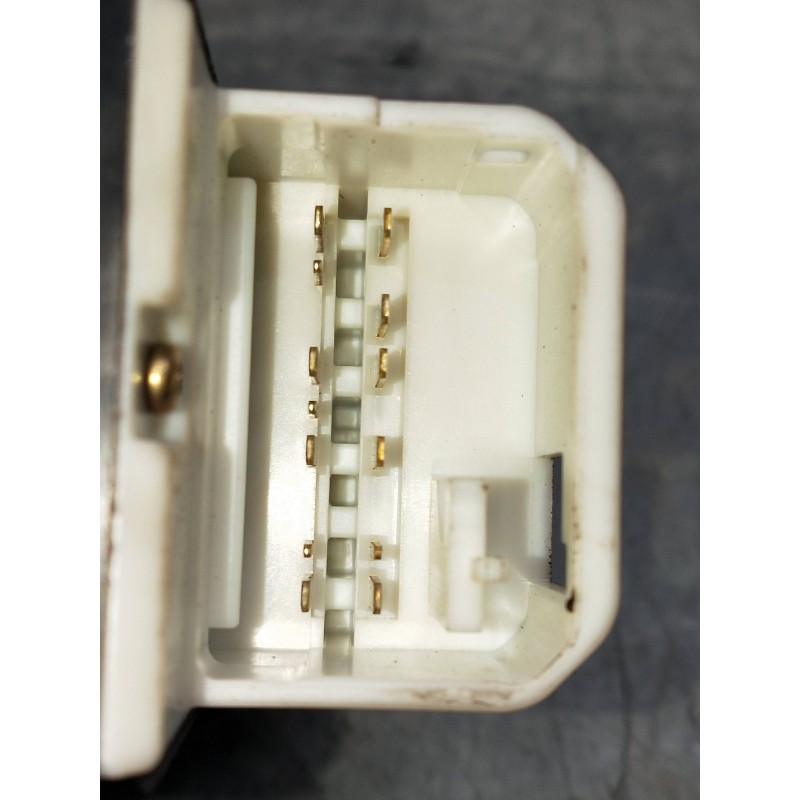 Recambio de mando elevalunas delantero izquierdo para toyota rav 4 (a2) referencia OEM IAM 8482045720  3P