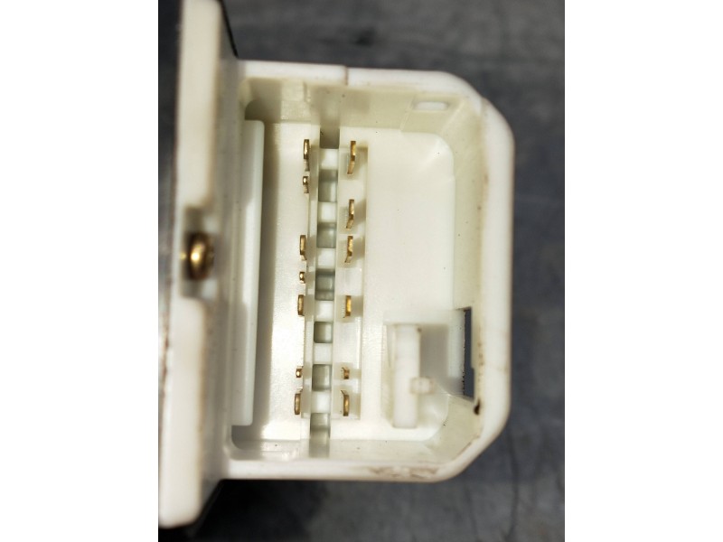 Recambio de mando elevalunas delantero izquierdo para toyota rav 4 (a2) referencia OEM IAM 8482045720  3P