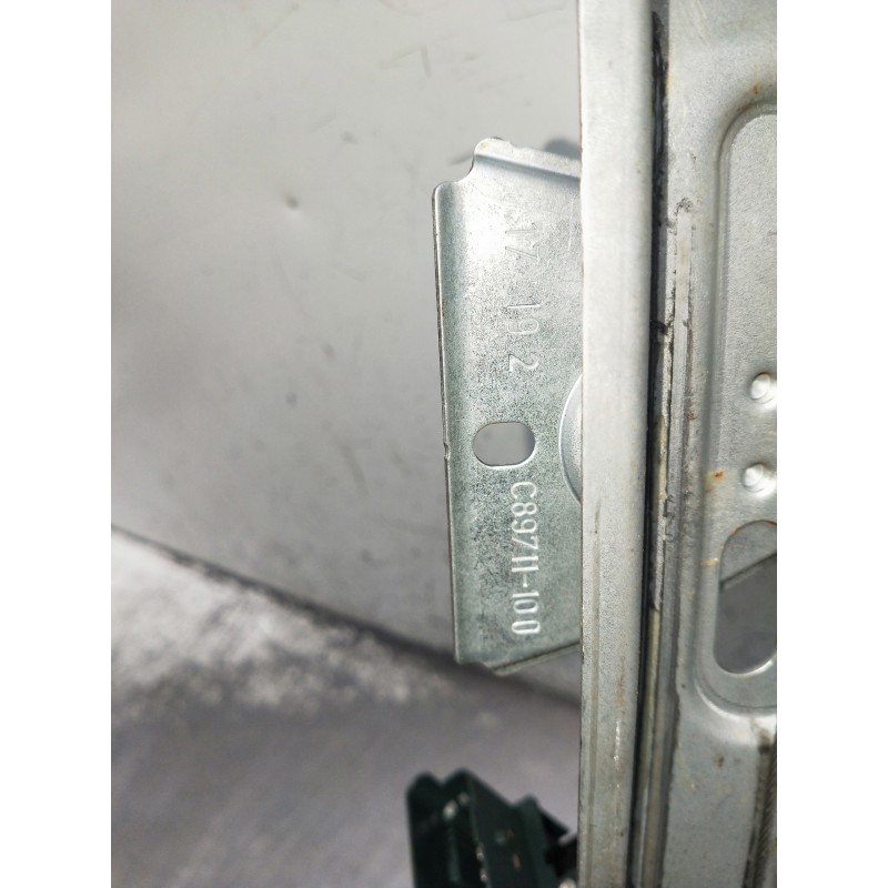 Recambio de elevalunas trasero izquierdo para renault megane iv berlina 5p referencia OEM IAM 430106F0 1905140319191. C89711100 