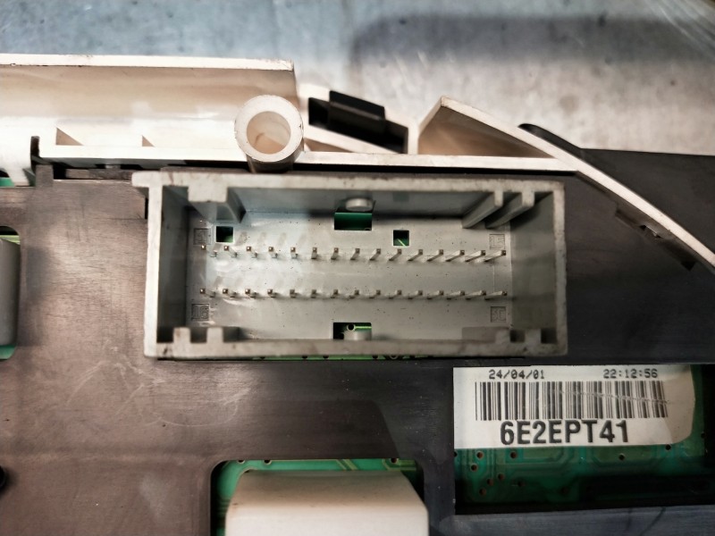 Recambio de cuadro instrumentos para renault laguna ii (bg0) referencia OEM IAM 8200013775 501018880035 0904313990458