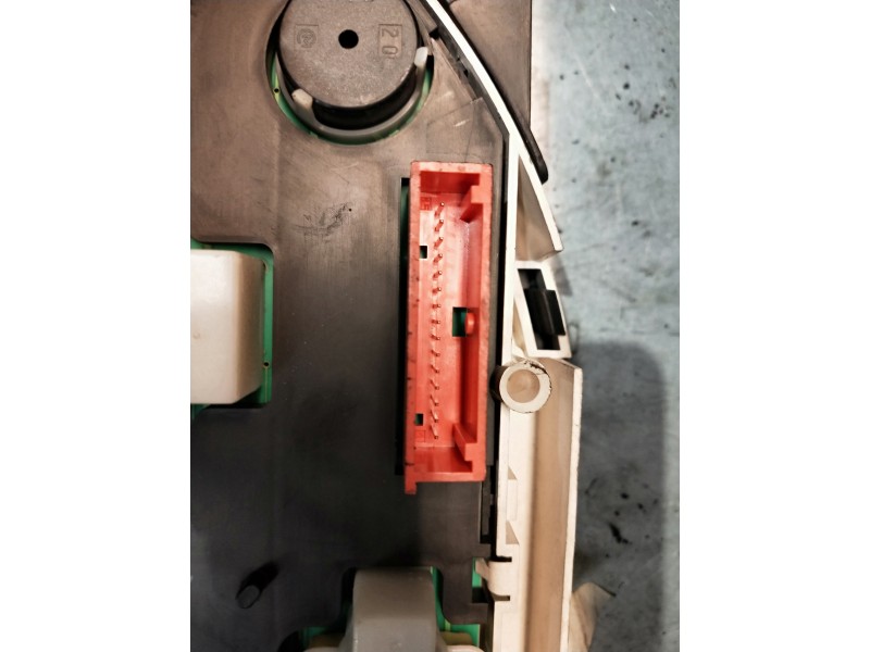 Recambio de cuadro instrumentos para renault laguna ii (bg0) referencia OEM IAM 8200013775 501018880035 0904313990458