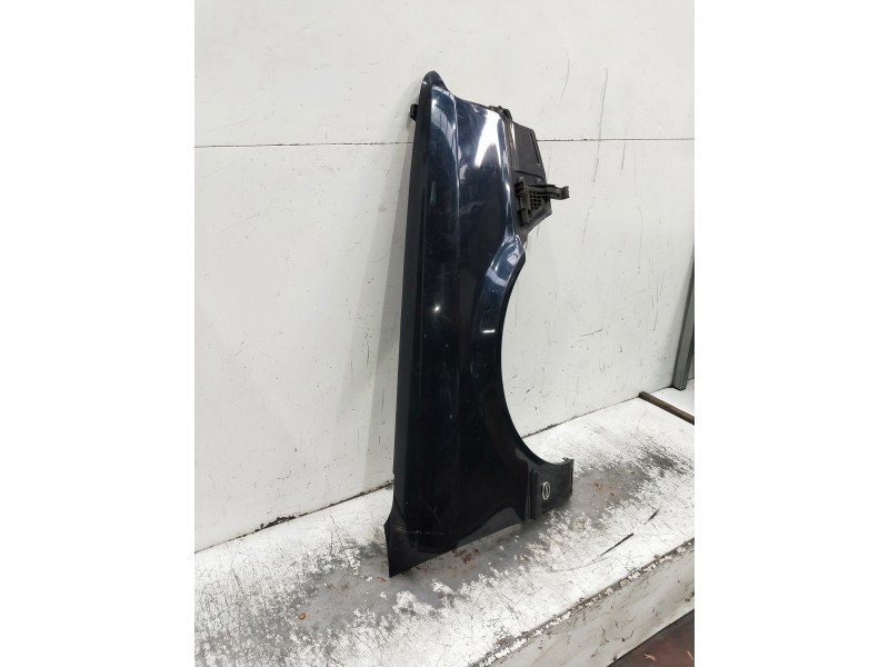 Recambio de aleta delantera derecha para audi 80 2.0 i referencia OEM IAM   