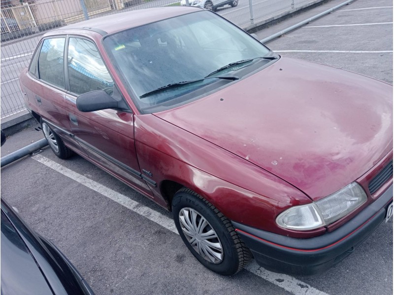 opel astra f berlina del año 1996