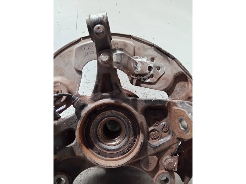 Recambio de mangueta delantera derecha para citroen c4 picasso referencia OEM IAM 9806779480  